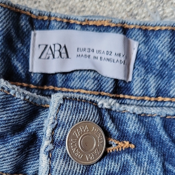 Zara Blue Distressed Jean Shorts Size 2 - Picture 5 of 7